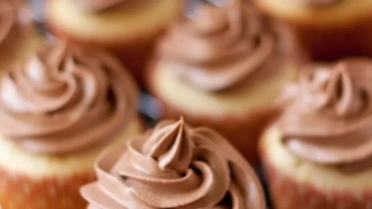 Cupcakes με πραλίνα φουντουκιού